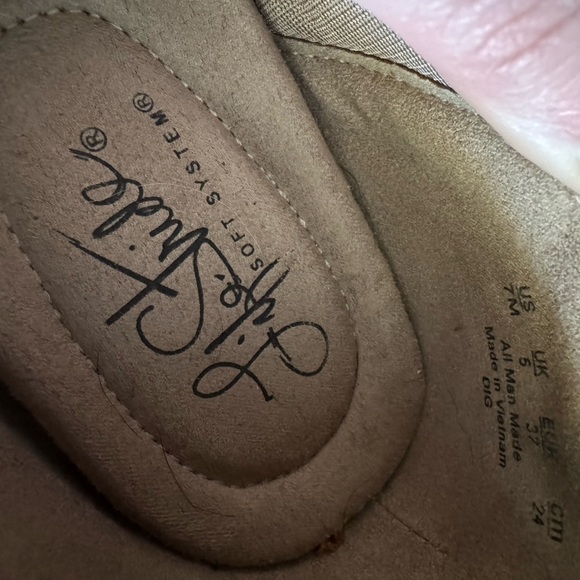 LifeStride nude/beige flats, size 7 - Picture 2 of 4